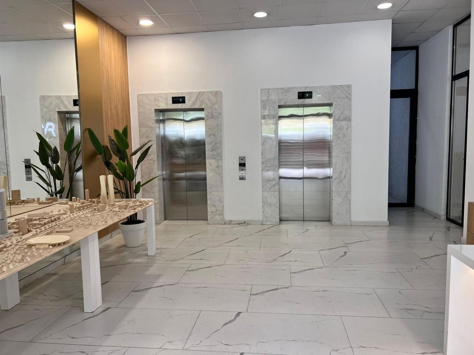 Krtsanisi Apartment With Pool 第比利斯 外观 照片